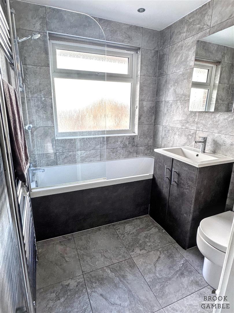 3 Bedroom House - Semi-Detached. Manvers Road in Eastbourne, 19